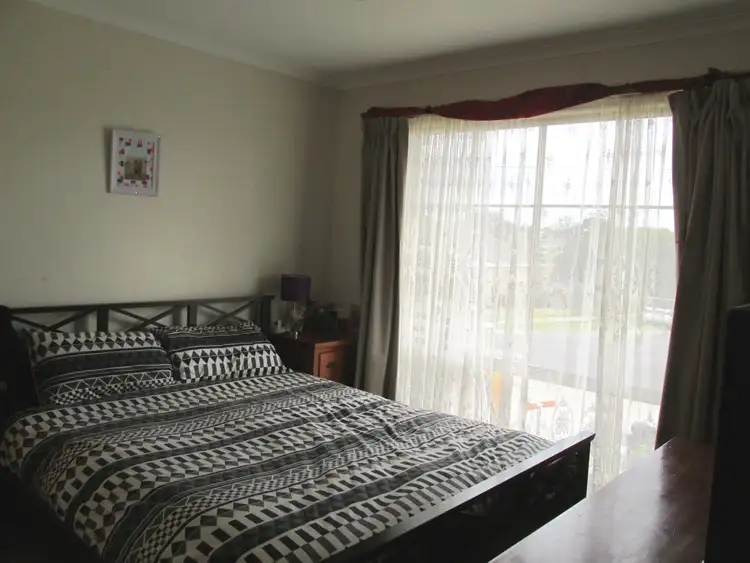 Fifth view of Homely house listing, 10 Castle Street, North Bendigo VIC 3550