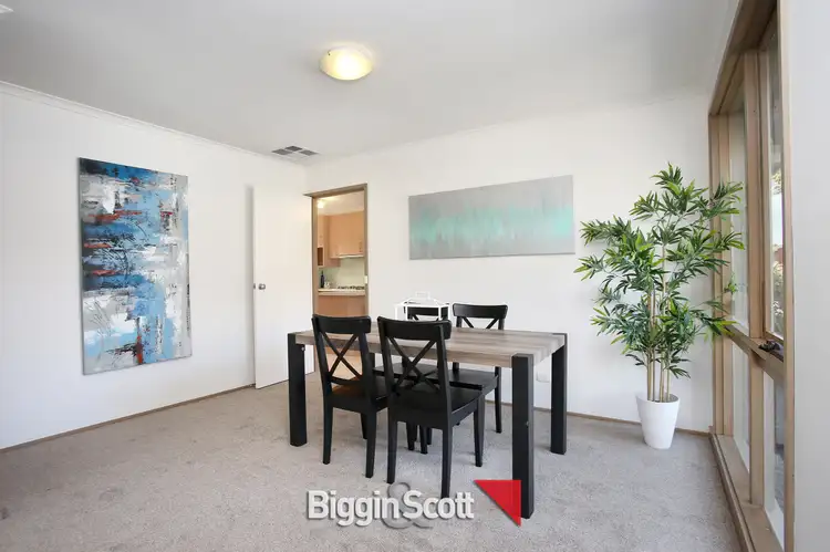Fifth view of Homely house listing, 2 Warrock Court, Berwick VIC 3806