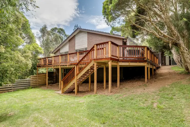 2 Clifford Grove, Tecoma VIC 3160