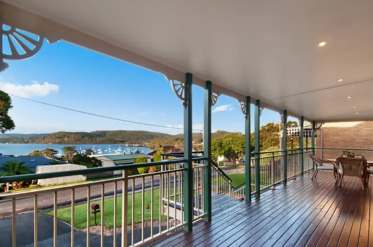 18 View Parade, Saratoga NSW 2251
