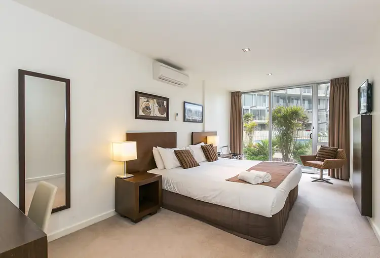 120-122 100 The Esplanade, Torquay VIC 3228