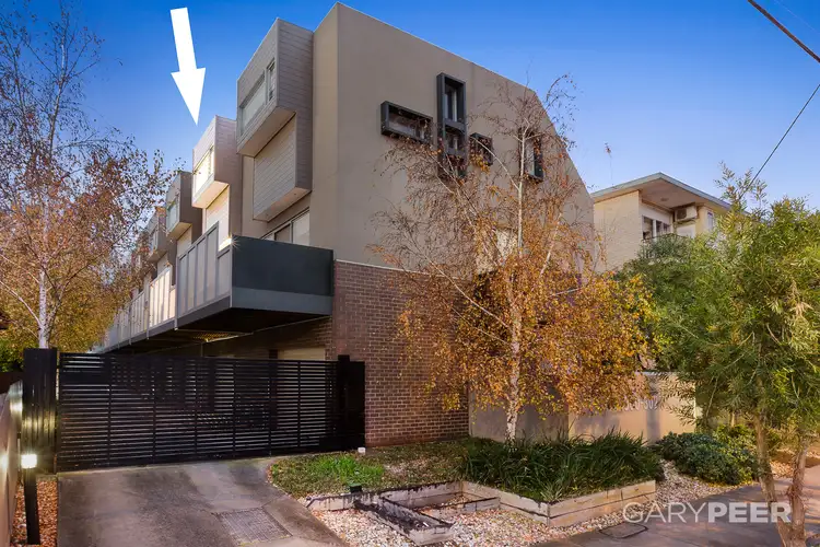 Main view of Homely townhouse listing, 2/300-302 Inkerman Street, St Kilda East VIC 3183