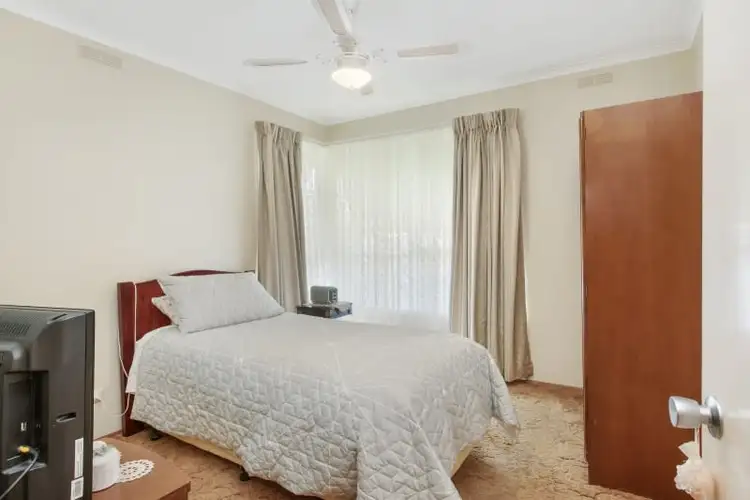 Second view of Homely house listing, 5 Malmesbury Street, Wendouree VIC 3355