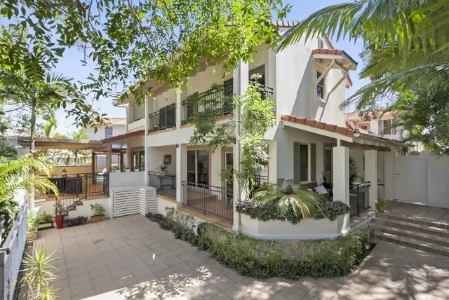 9/6 Corona Street, Sunshine Beach QLD 4567