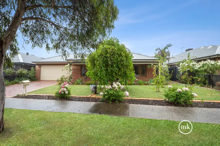 9 Woningary Crescent, Doreen VIC 3754