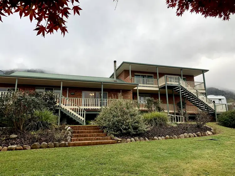 8 Gould Court, Tawonga VIC 3697