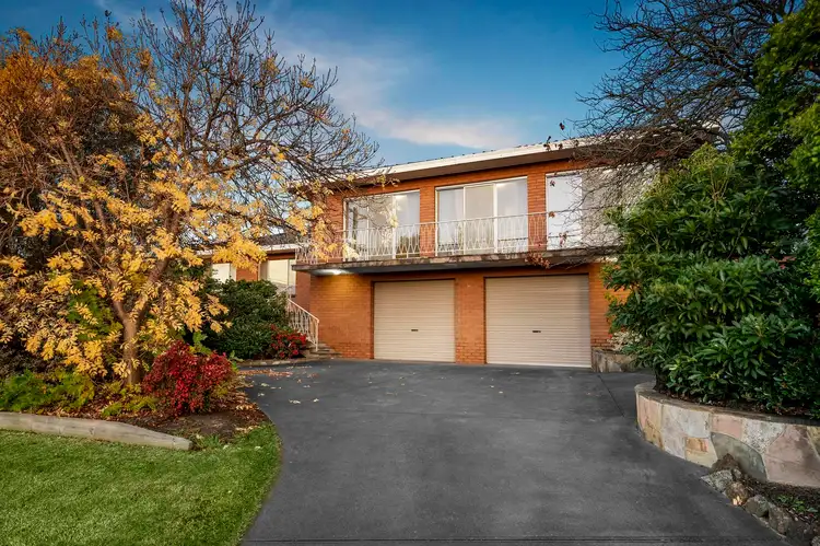 2 Robinson Grove, Bulleen VIC 3105