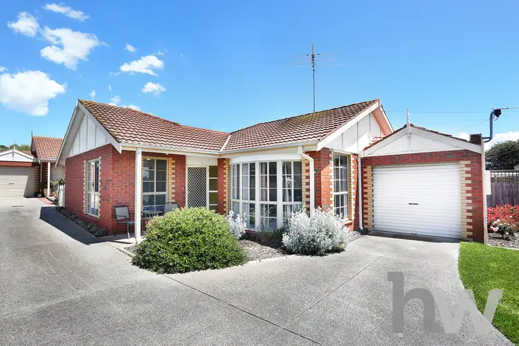 44 Bunganowee Drive