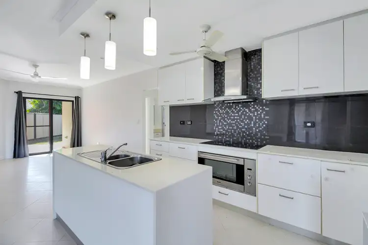 2/17 Brisbane Crescent, Johnston NT 832