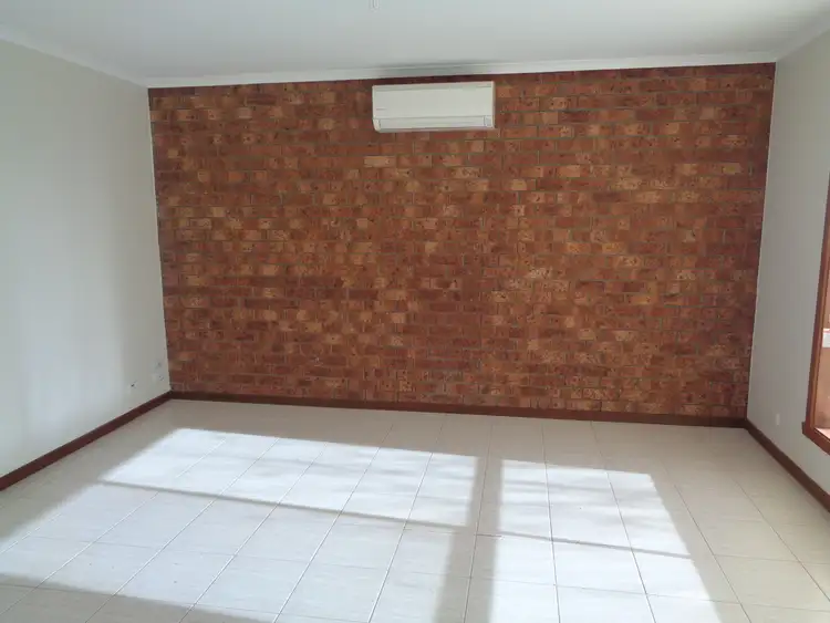 Fifth view of Homely unit listing, 2/33 Welwyn Parade, Deer Park VIC 3023