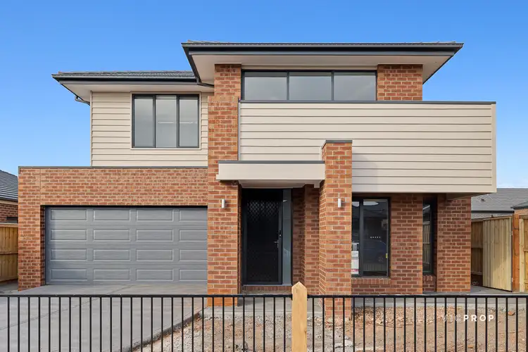 4 Lilypad Way, Rockbank VIC 3335