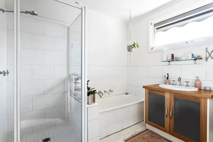 Fourth view of Homely unit listing, 1/200 Sherbourne Road, Montmorency VIC 3094