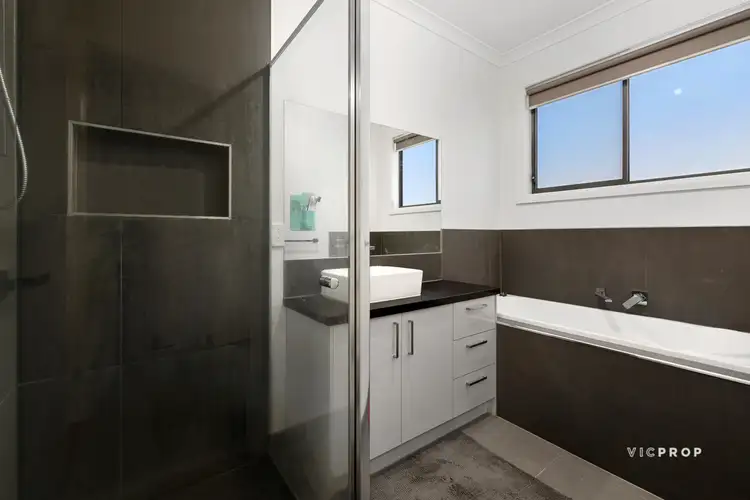 Sixth view of Homely house listing, 4 Grape Way, Wollert VIC 3750