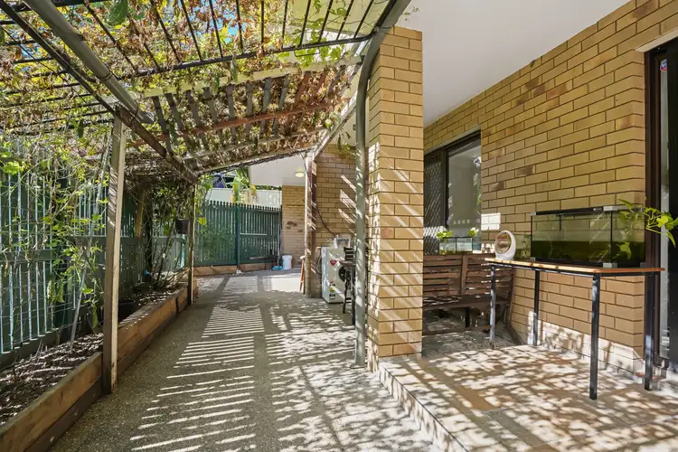 Main view of Homely unit listing, 2/20 Brisbane Street, St Lucia QLD 4067