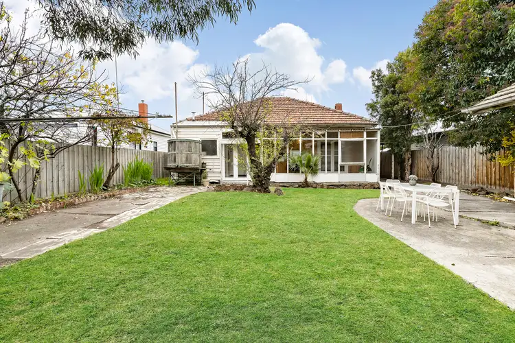 18 Albion Street, Kingsville VIC 3012