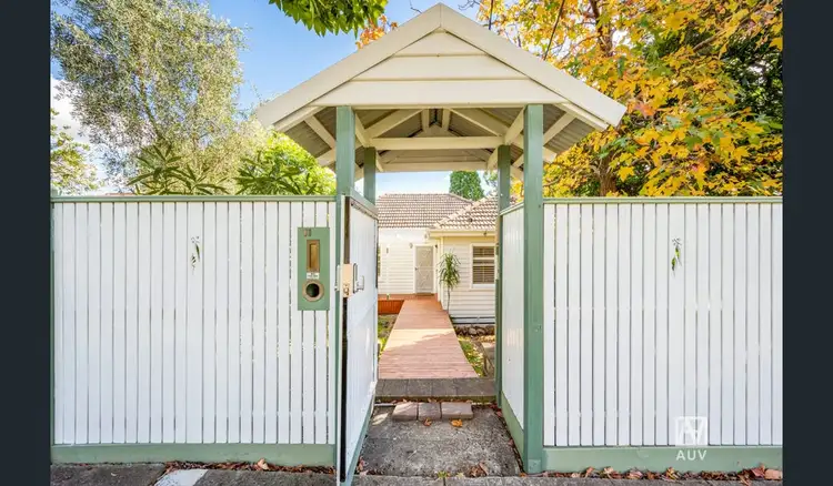 11 Andrews Street, Burwood VIC 3125