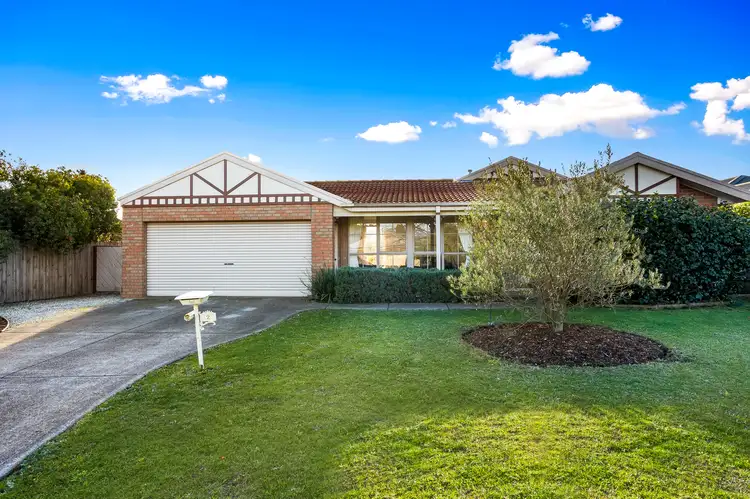 2 Sunny Park Close, Gisborne VIC 3437