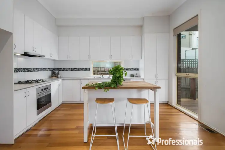 2/1 Orchard Road, Bayswater VIC 3153