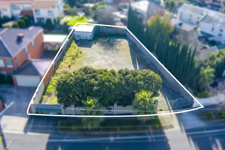 98 Riviera Road, Avondale Heights VIC 3034