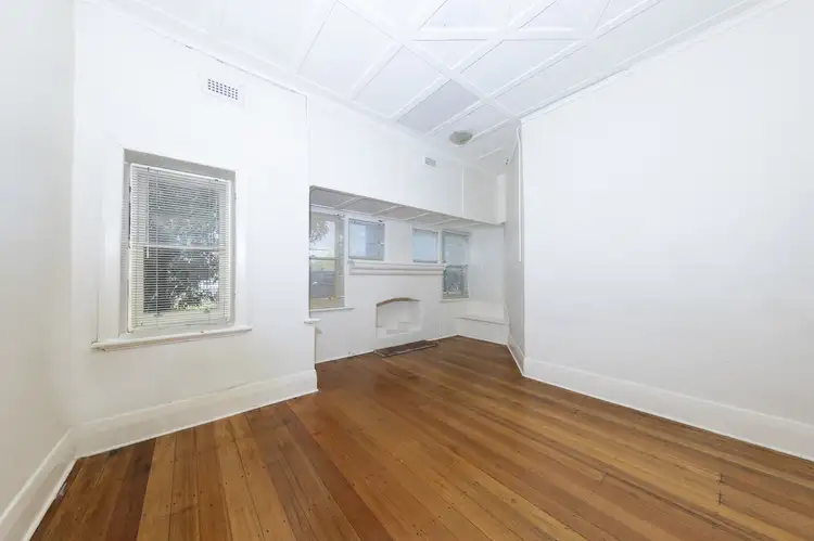 77 Ballarat Road