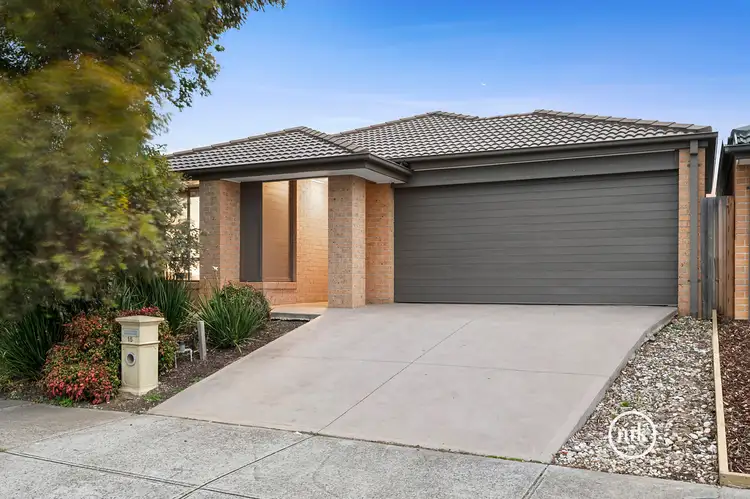 15 Salerno Crescent, Doreen VIC 3754