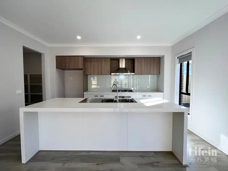 Third view of Homely house listing, 33 Cavenagh Boulevard, Mulgrave VIC 3170