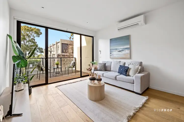 24 Oak Terrace, Wheelers Hill VIC 3150
