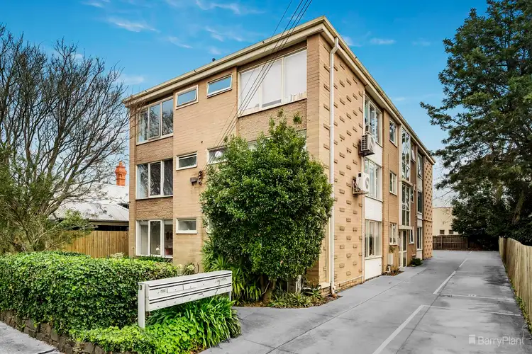 Main view of Homely unit listing, 2/10 Station Street, Fairfield VIC 3078