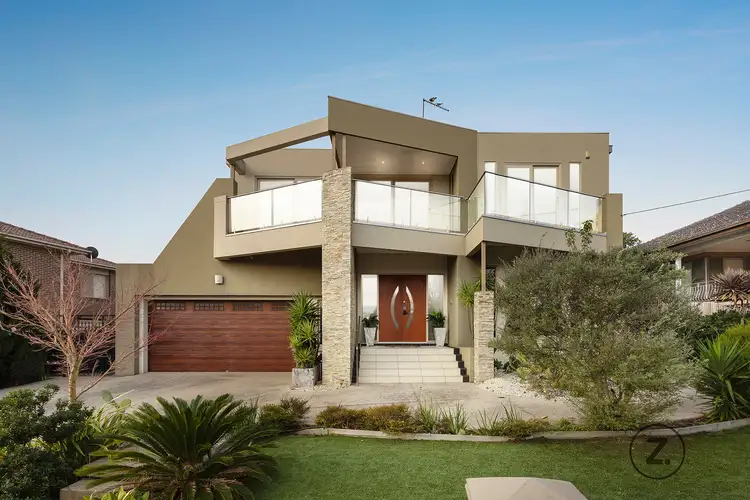 32 Aikman Crescent, Chadstone VIC 3148