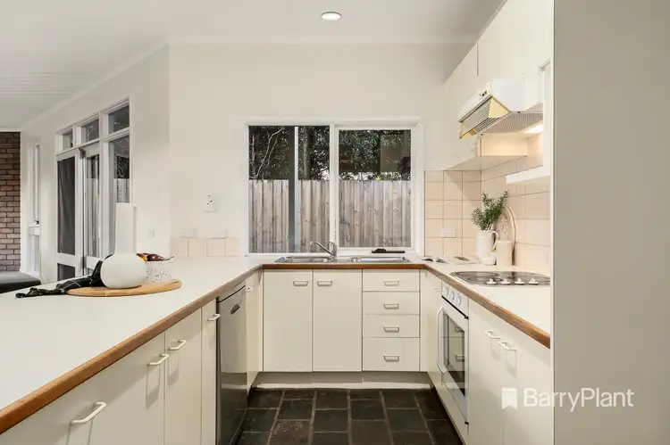 Fifth view of Homely house listing, 2 Newbridge Close, Dingley Village VIC 3172