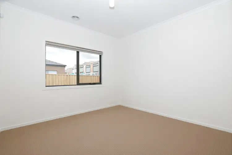 Fifth view of Homely house listing, 4 Largo Circuit, Junction Village VIC 3977