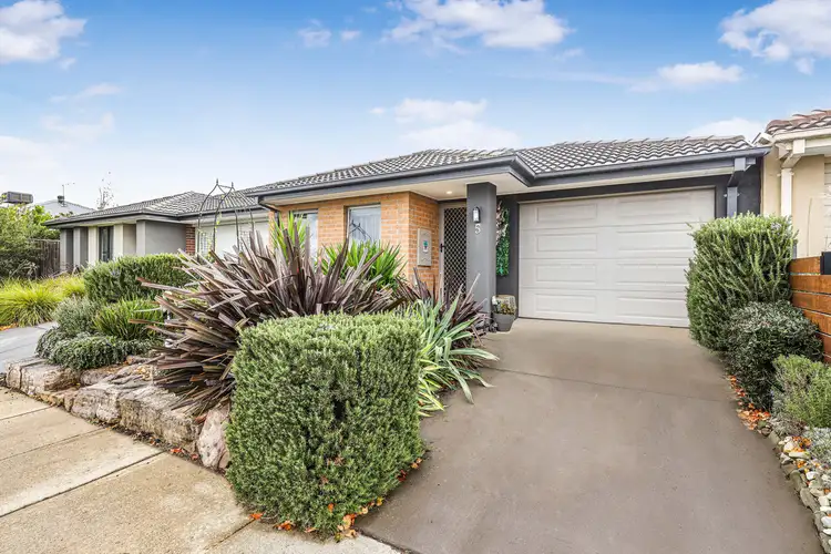 5 Cubbie Way, Clyde North VIC 3978