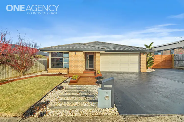 15 Chesterfield Avenue, Warragul VIC 3820