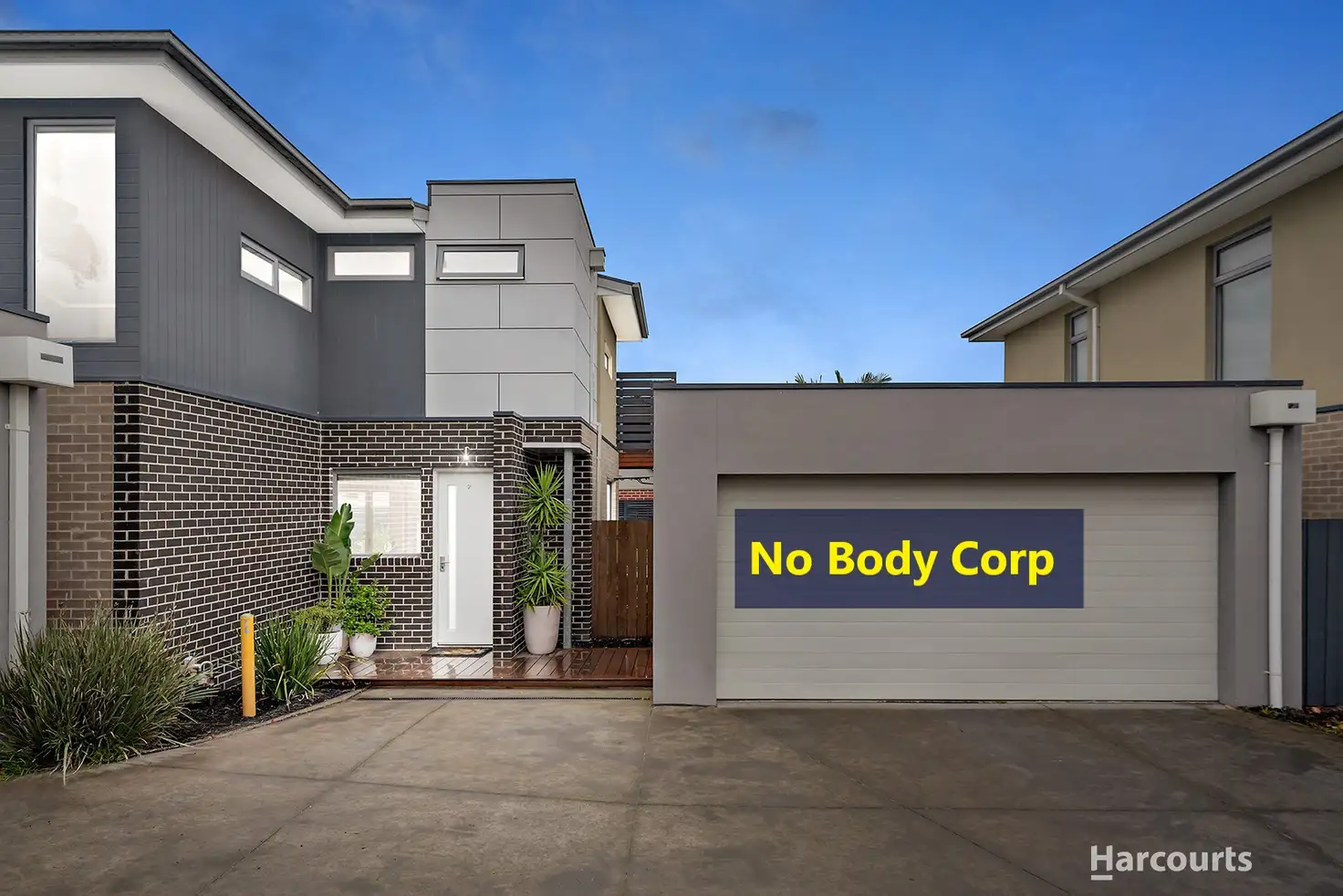 Main view of Homely townhouse listing, 2/4 Kingston Street, Mordialloc VIC 3195