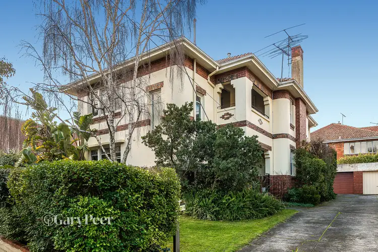 1/4 Garden Court, Elwood VIC 3184