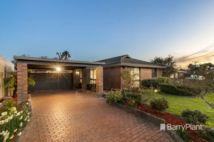 4 Donhaven Court, Dingley Village VIC 3172