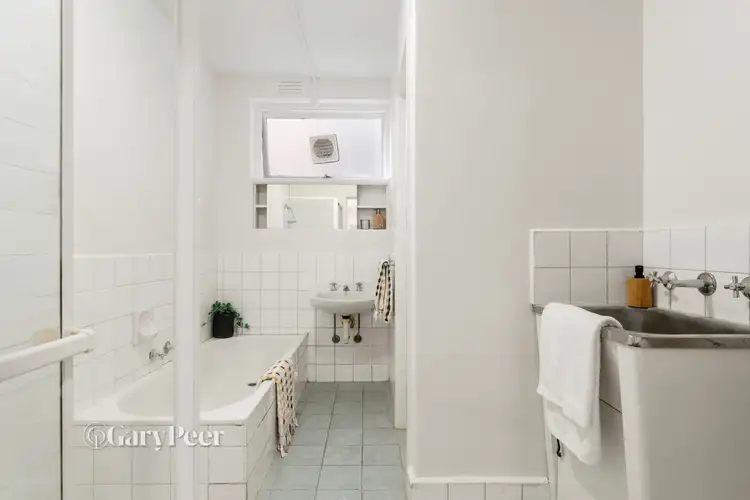 Fifth view of Homely apartment listing, 2/10 Dickens Street, Elwood VIC 3184