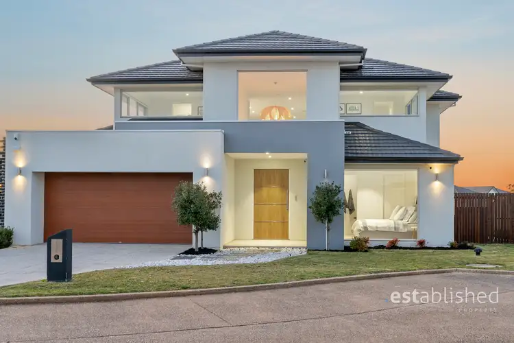 28 Rhode Island Close, Sanctuary Lakes VIC 3030