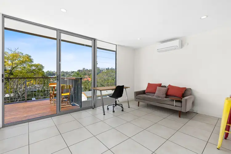 Third view of Homely unit listing, 2/17 Oxford Terrace, Taringa QLD 4068