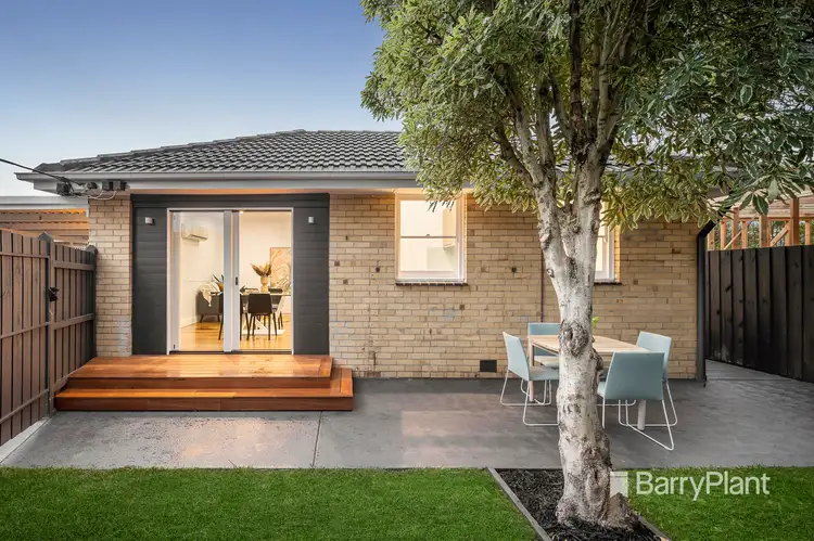Main view of Homely unit listing, 2/11 Kelso Street, Mentone VIC 3194