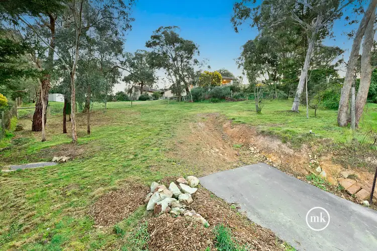 43 Warringah Crescent, Eltham VIC 3095