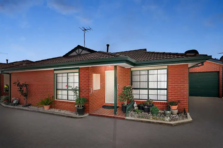 Main view of Homely unit listing, 2/19 Watt Street, Sunshine VIC 3020