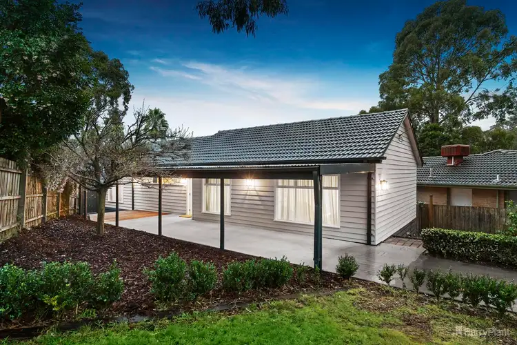 8 Felix Crescent, Ringwood North VIC 3134