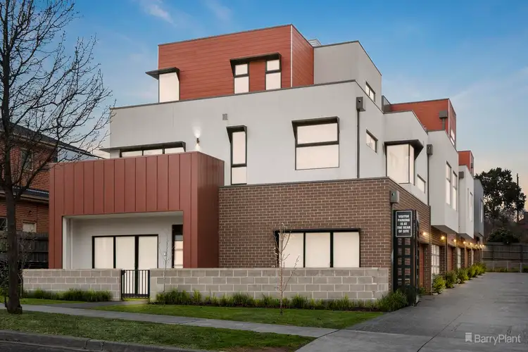 8/13-15 May Street, Doncaster East VIC 3109