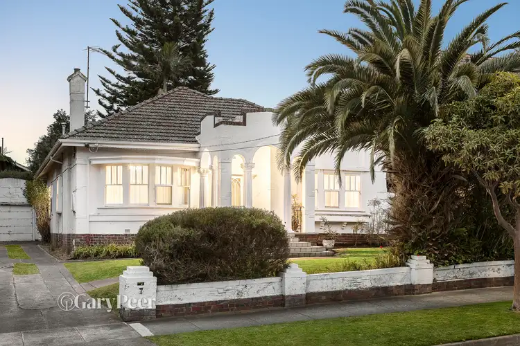 7 Kambea Grove, Caulfield North VIC 3161