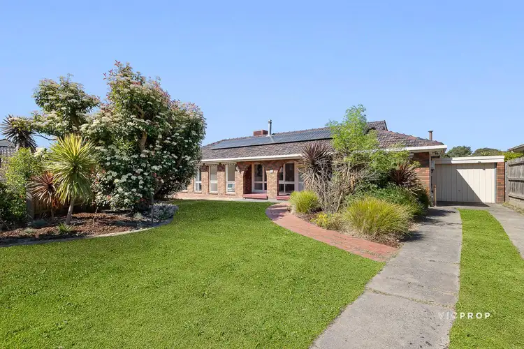 13 Chequers Close, Wantirna VIC 3152