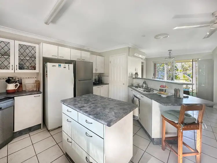 Fifth view of Homely house listing, 17-19 Mango Crescent, Macleay Island QLD 4184