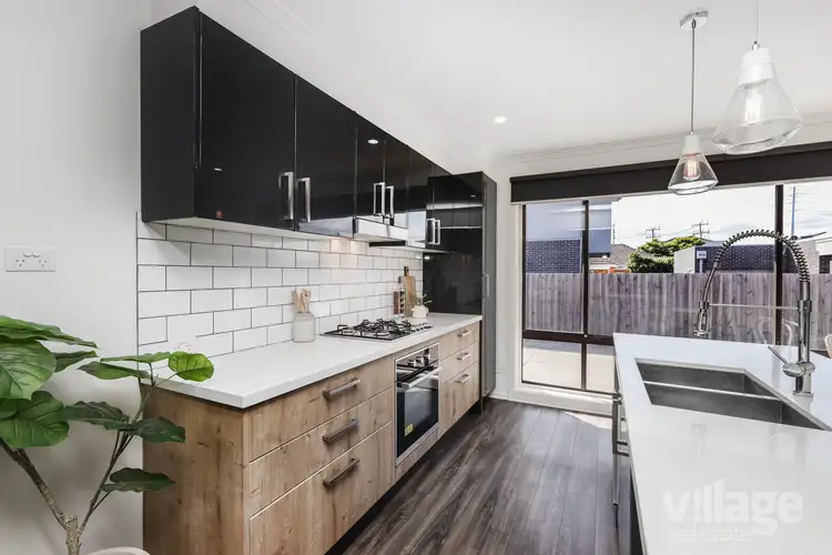 2/5 Saltley Street, South Kingsville VIC 3015