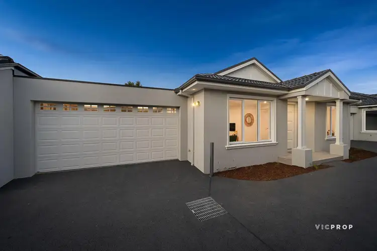 2/1 Maple Street, Bayswater VIC 3153