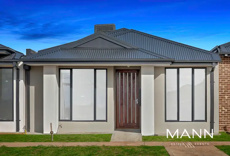 102 Fuchsia Drive, Rockbank VIC 3335